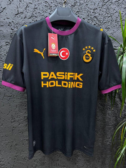 GS YENİ SEZON SİYAH FORMASI