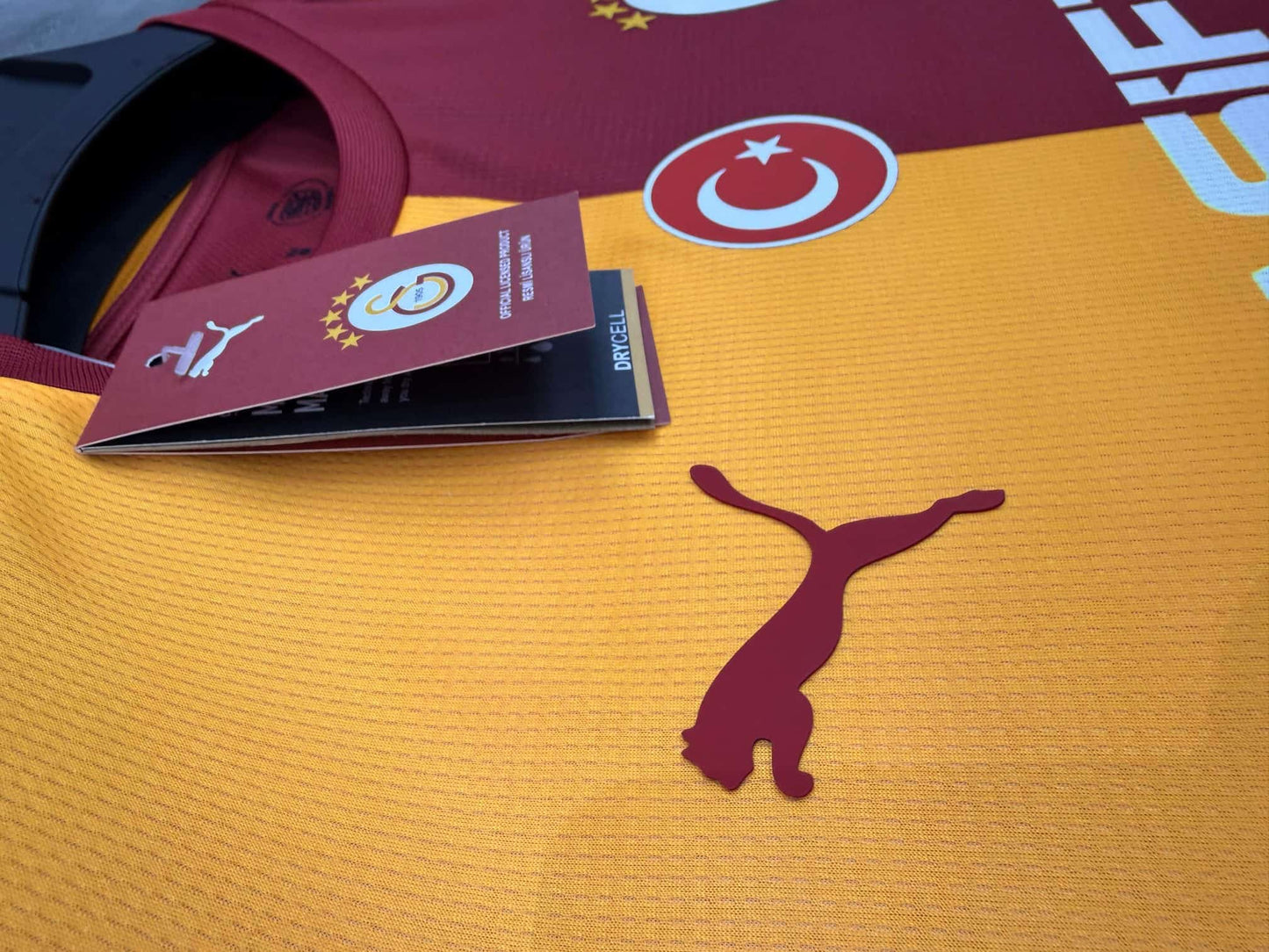 GS YENİ SEZON İÇ SAHA PARÇALI FORMASI