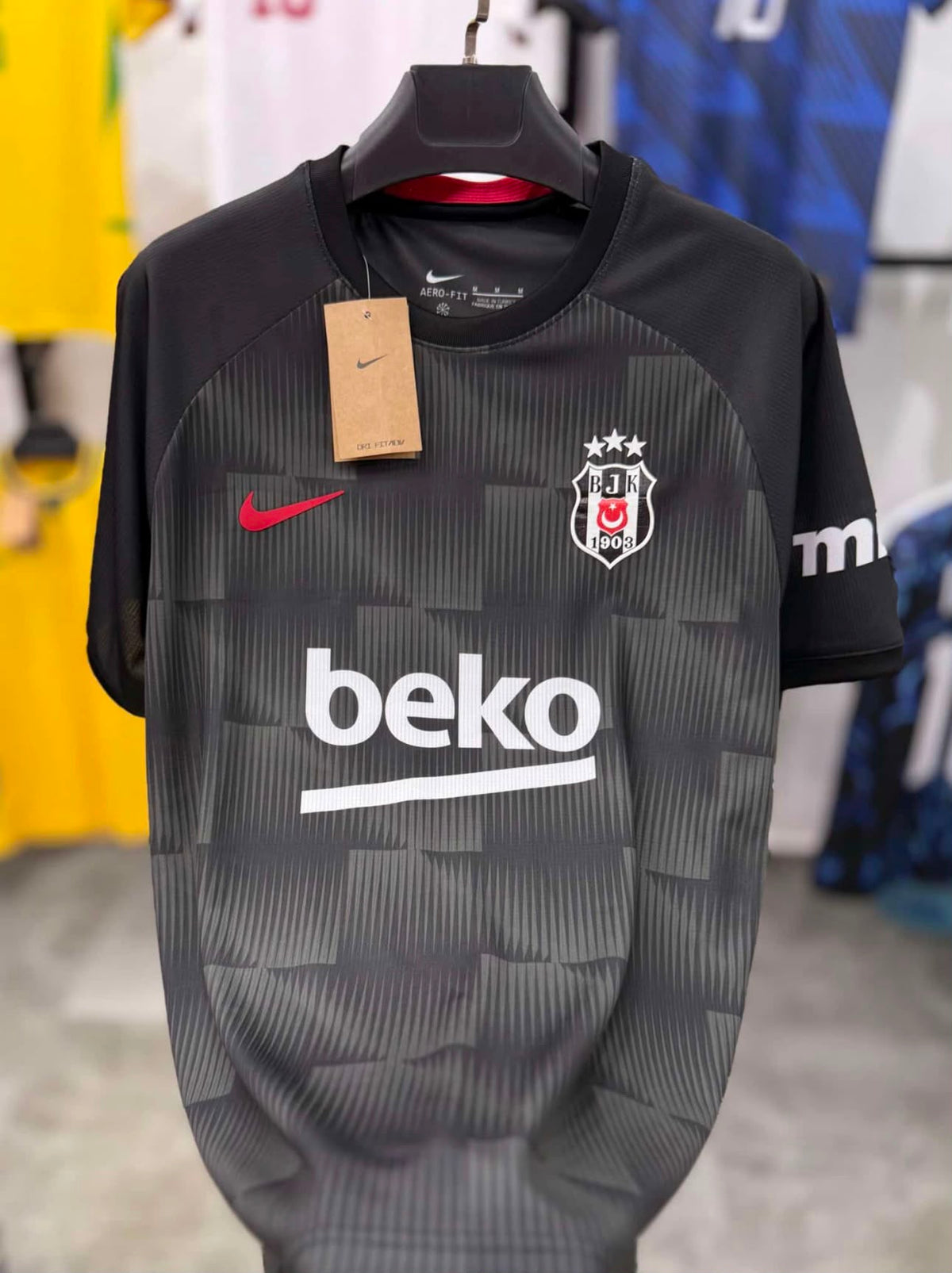 BJK YENİ SEZON SİYAH FORMASI