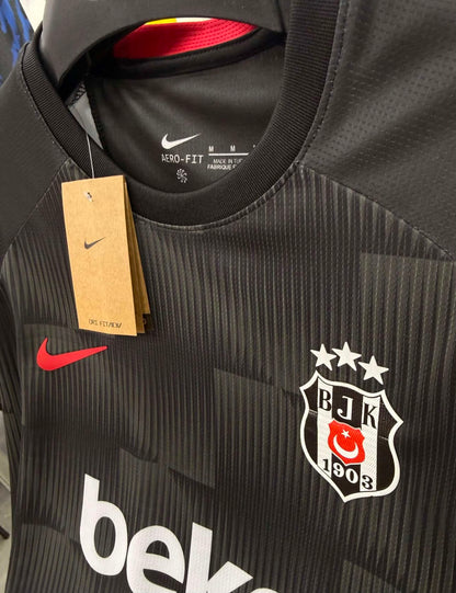BJK YENİ SEZON SİYAH FORMASI